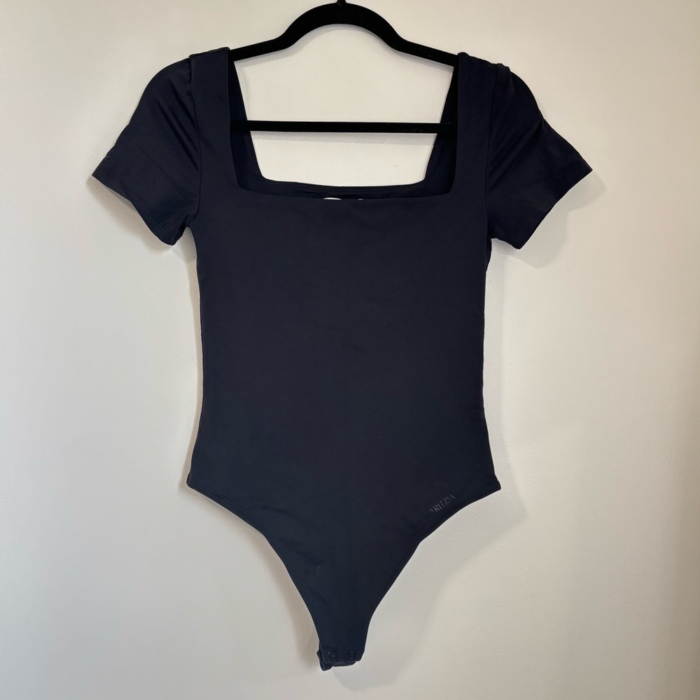 Aritzia Original Contour Squareneck Bodysuit - Picture 5 of 11
